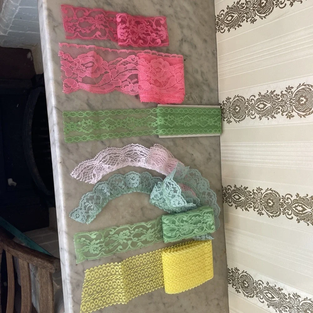 Wide Lace Lot Doll Clothes Craft Remnant Bright Colors Scalloped‎ Edge Floral